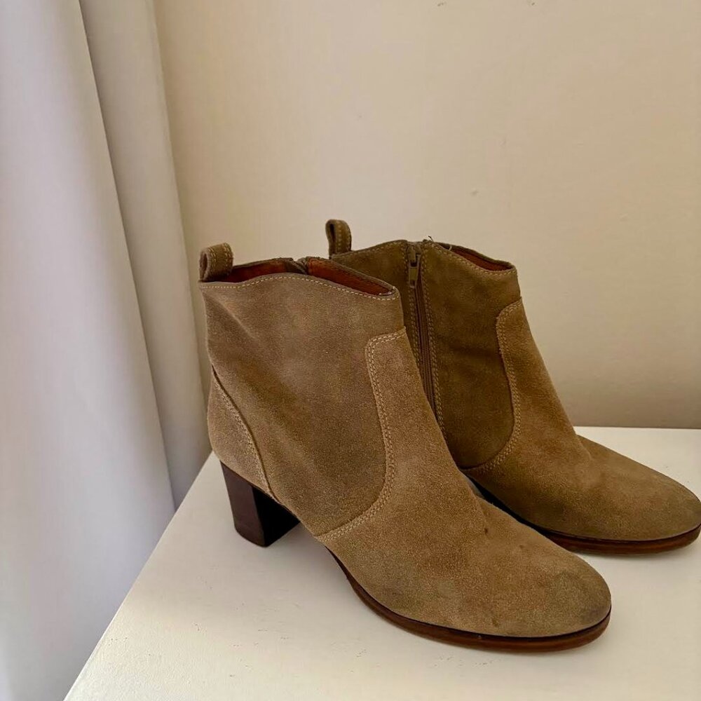 J.Crew Aggie ankle boots suede size 9 Made in Italy